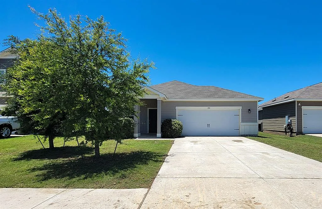 3 bed, 1109 sqft, $1,650 — Photo 1