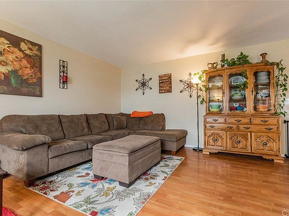 5th image of 434 Blume St