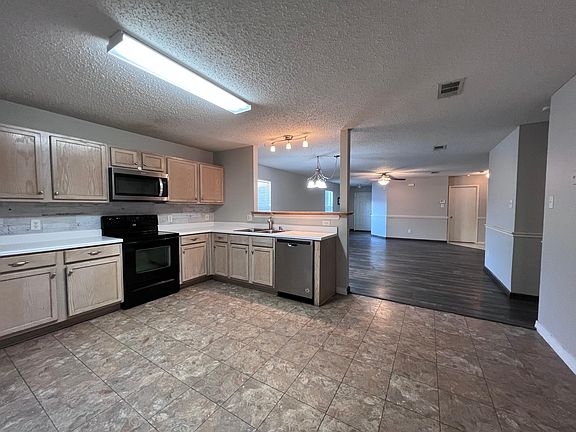 5th image of 5513 Wiltshire Dr