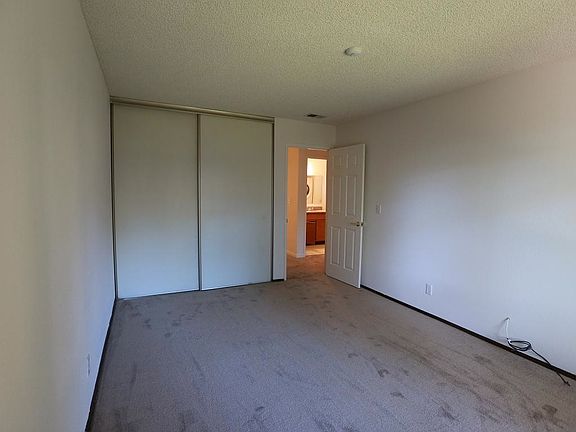 Bedroom pic 2