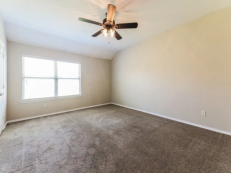 1429 Hawk Valley Dr — Photo 10