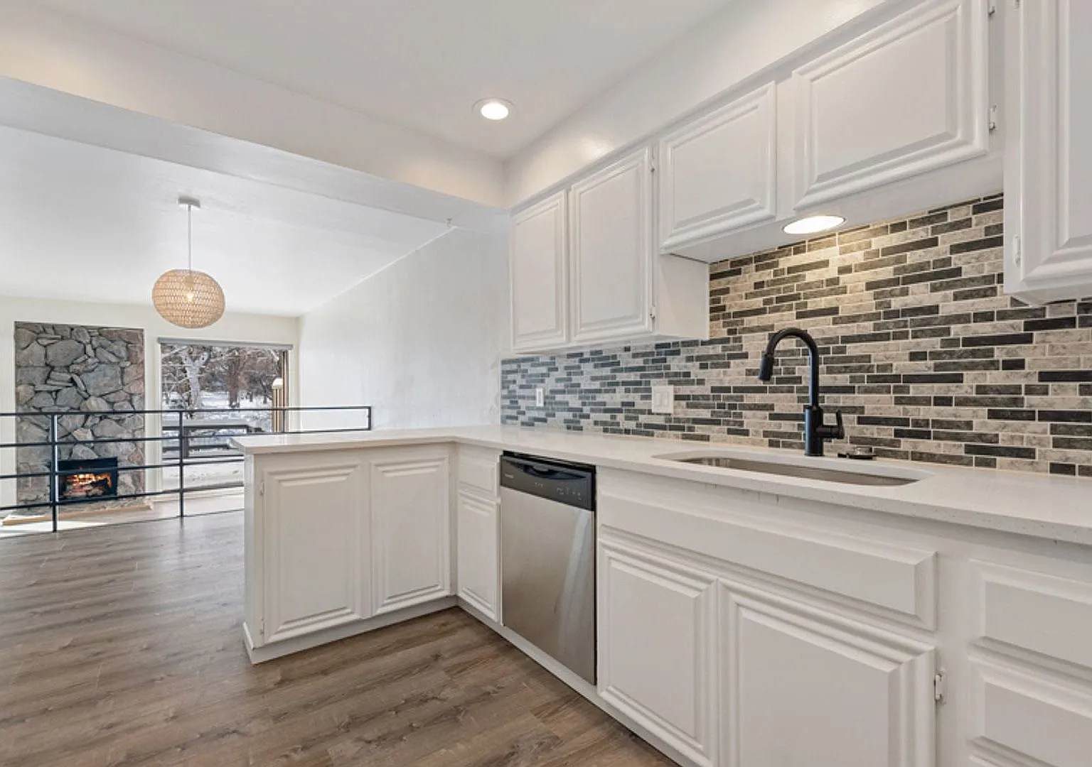 2 bed, 2.5 bath, 1785 sqft, $3,350 — Photo 3