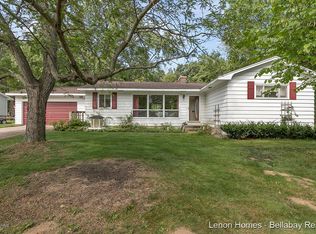 69 6 Mile Rd NE, Comstock Park, MI 49321