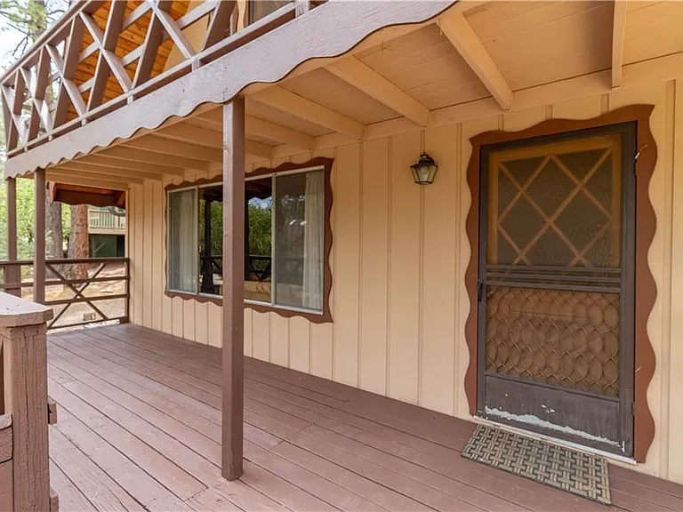 2309 Crestwood Ct — Photo 14