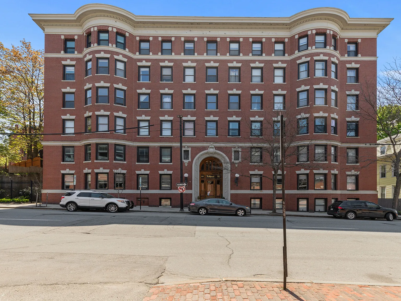 2 bed, 1115 sqft, $3,390 — Photo 2