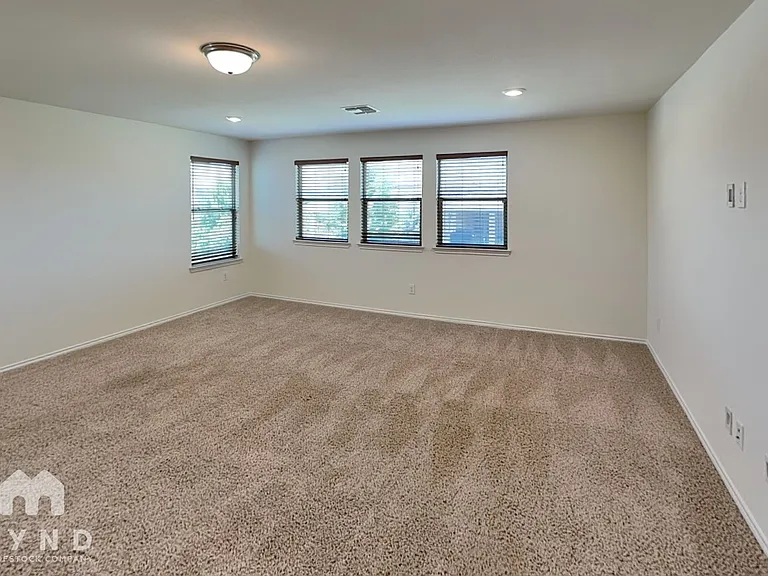 1125 Sampley Ln — Photo 11