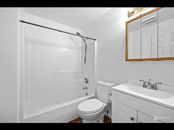 5th image of 1118 E Saint Helens Dr