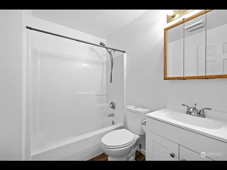 1118 E Saint Helens Dr — Photo 5