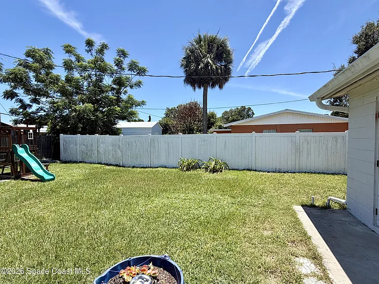 1957 Glenwood Dr — Photo 14