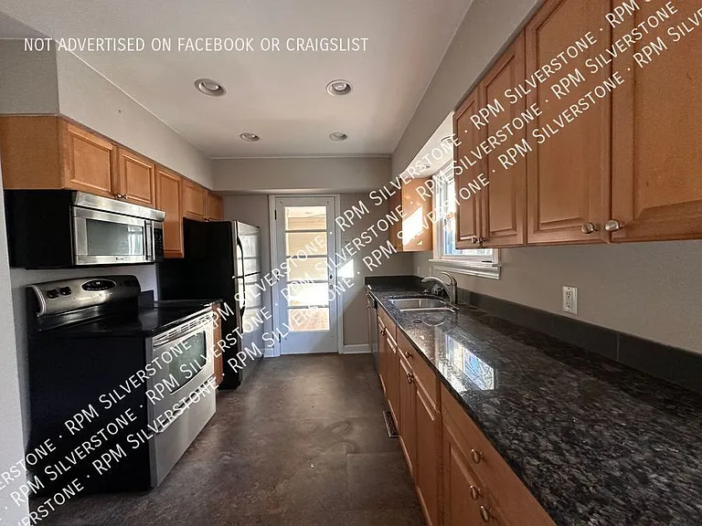 2362 Sanders Pl — Photo 3