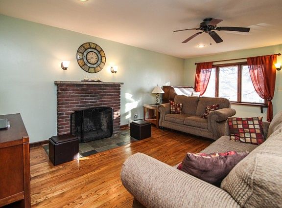 5th image of 39 Lowell Ave