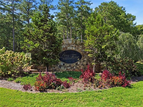 3rd image of 515 River Forest Dr