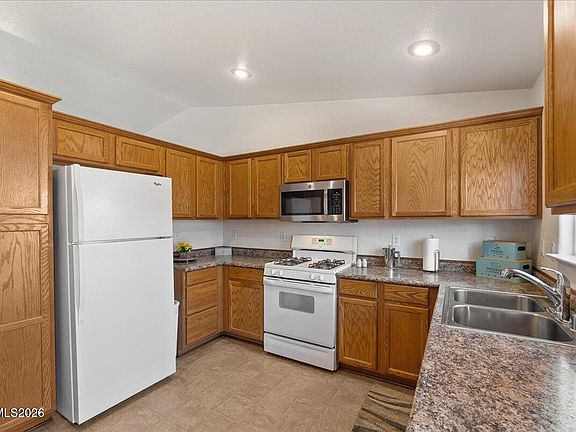 4th image of 17745 Honey Locust Ct