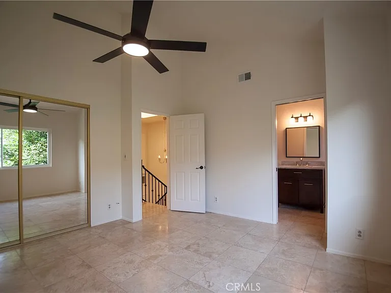 121-4 S Juanita Ave — Photo 20