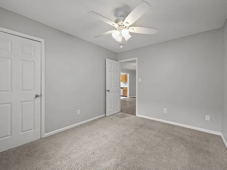 2033 Derby Run Rd — Photo 14