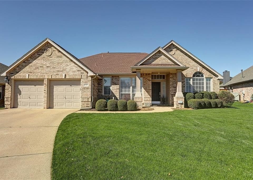 1st image of 2309 Richmond Cir