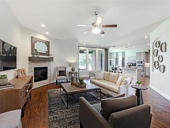 4th image of 2321 Llano Dr