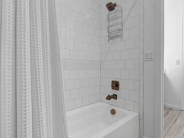 4007 Castle Vista Ln — Photo 38