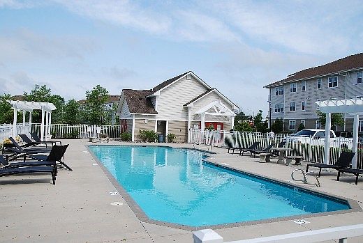 2nd image of 924 Southmoor Dr Unit 303
