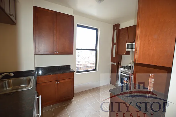 Rented by City Stop Realty | media 7