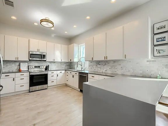 Spacious, modern kitchen with top of the line appliances