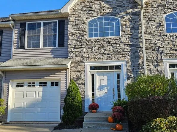 22 Marina Dr, Harveys Lake, PA 18618