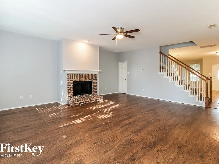 3700 Dunlavy Rd — Photo 3