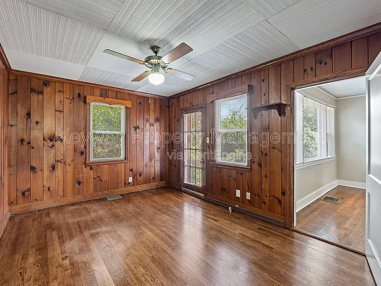 2334 Redwood Dr — Photo 6
