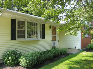 95 Capstan Ave, Groton, CT 06355