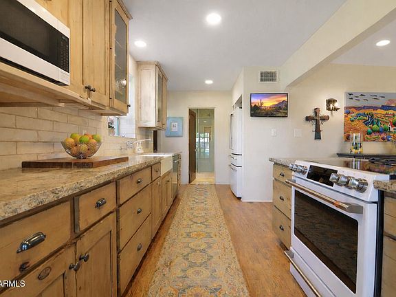 4th image of 1621 N 11TH Avenue