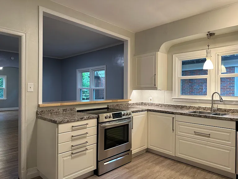 357 Hillcrest Ave — Photo 5