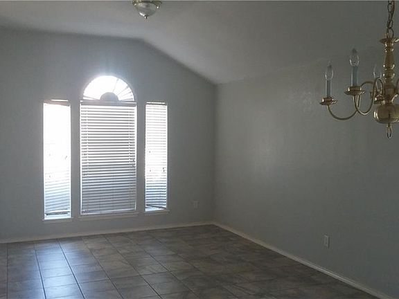 4th image of 708 Aries Dr