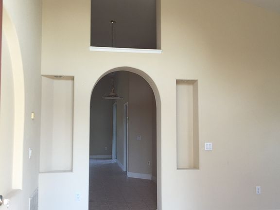 5th image of 2620 Balmoral Ct