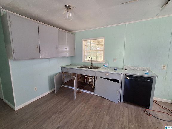 4th image of 174 Brown St