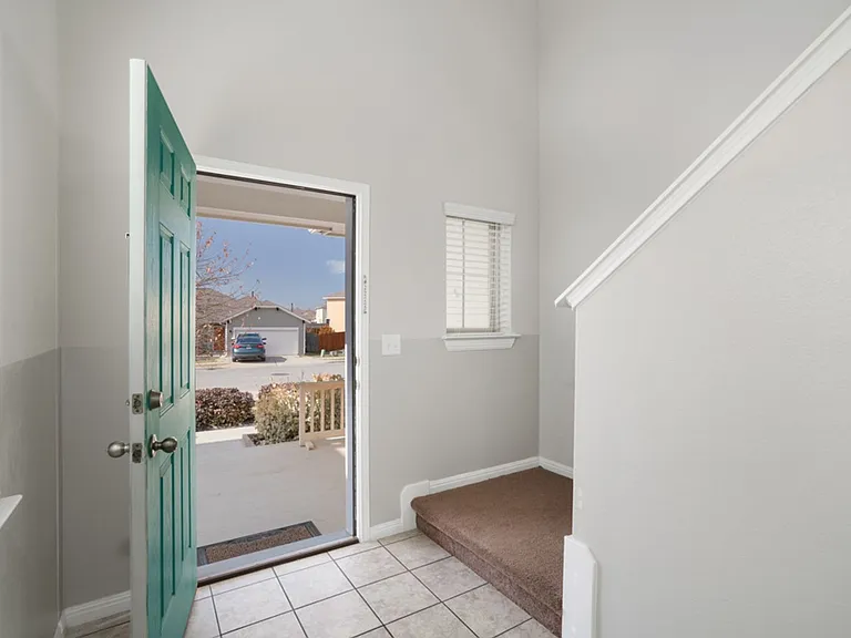 156 Triumph Rd — Photo 4