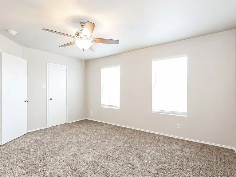 24610 Corral Gables — Photo 13
