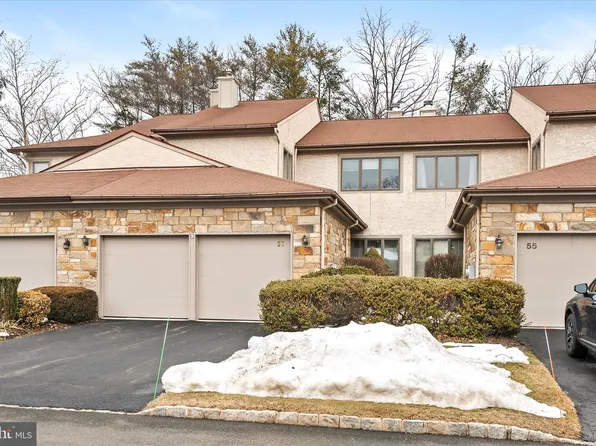 57 Woodmont Dr, Lawrence Township, NJ 08648