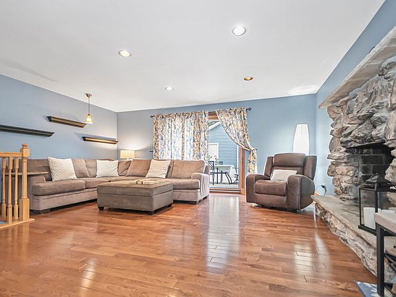2nd image of 7916 W 113th Pl
