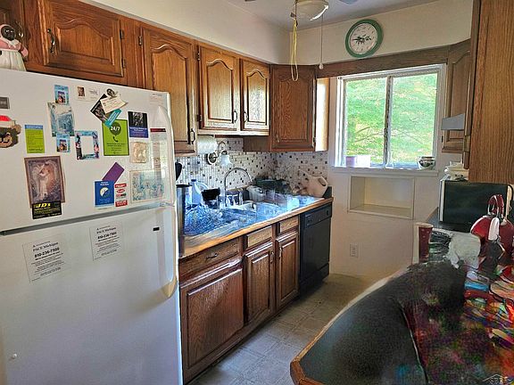 3rd image of 5307 Beecher Rd