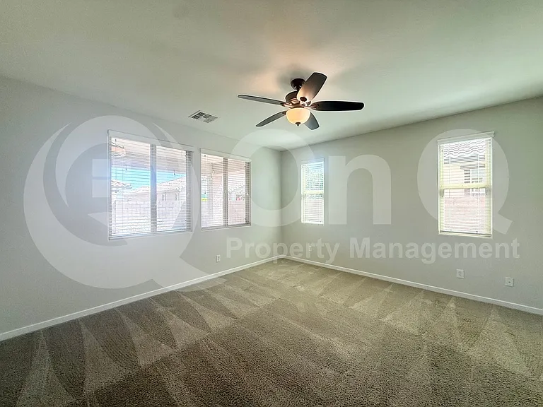 2814 E Quenton St — Photo 9