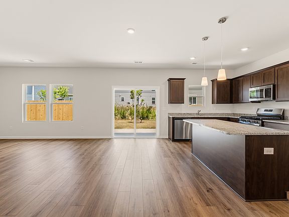 5th image of 392 Prosperity Ln