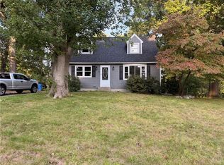 15 Baneberry Dr, Cranston, RI 02921