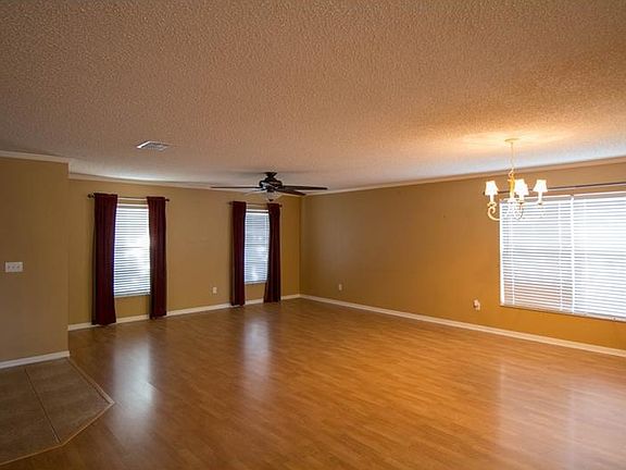 4th image of 807 Horseshoe Falls Dr