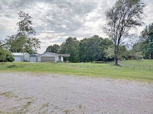 379 N 4th St, Albion, IL