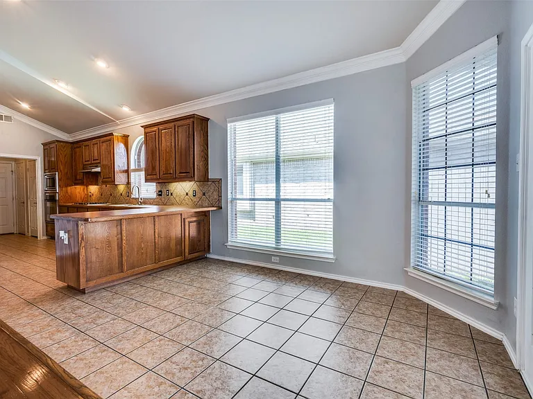 3208 Serpis — Photo 7