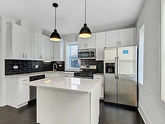 2nd image of 1724 W 21st St #2R