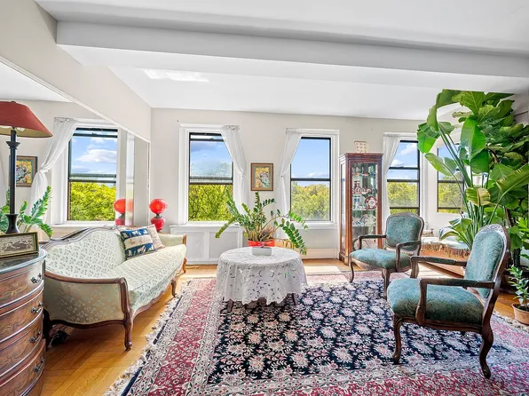 225 Central Park N APT 905, New York, NY 10024
