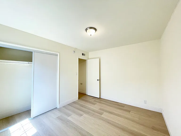 13708 Purche Ave — Photo 16