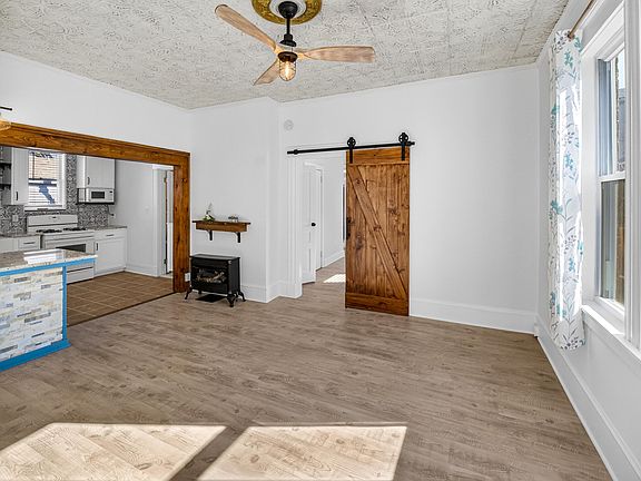 4th image of 1037 Putnam St