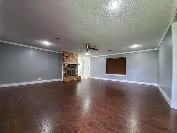4th image of 3324 Carriage Cir